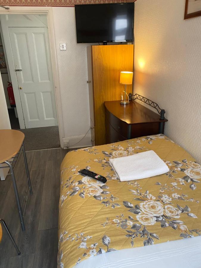 The Silverdale . Farnborough  Esterno foto