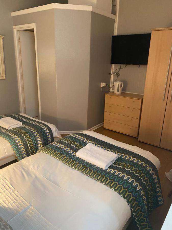 The Silverdale . Farnborough  Esterno foto