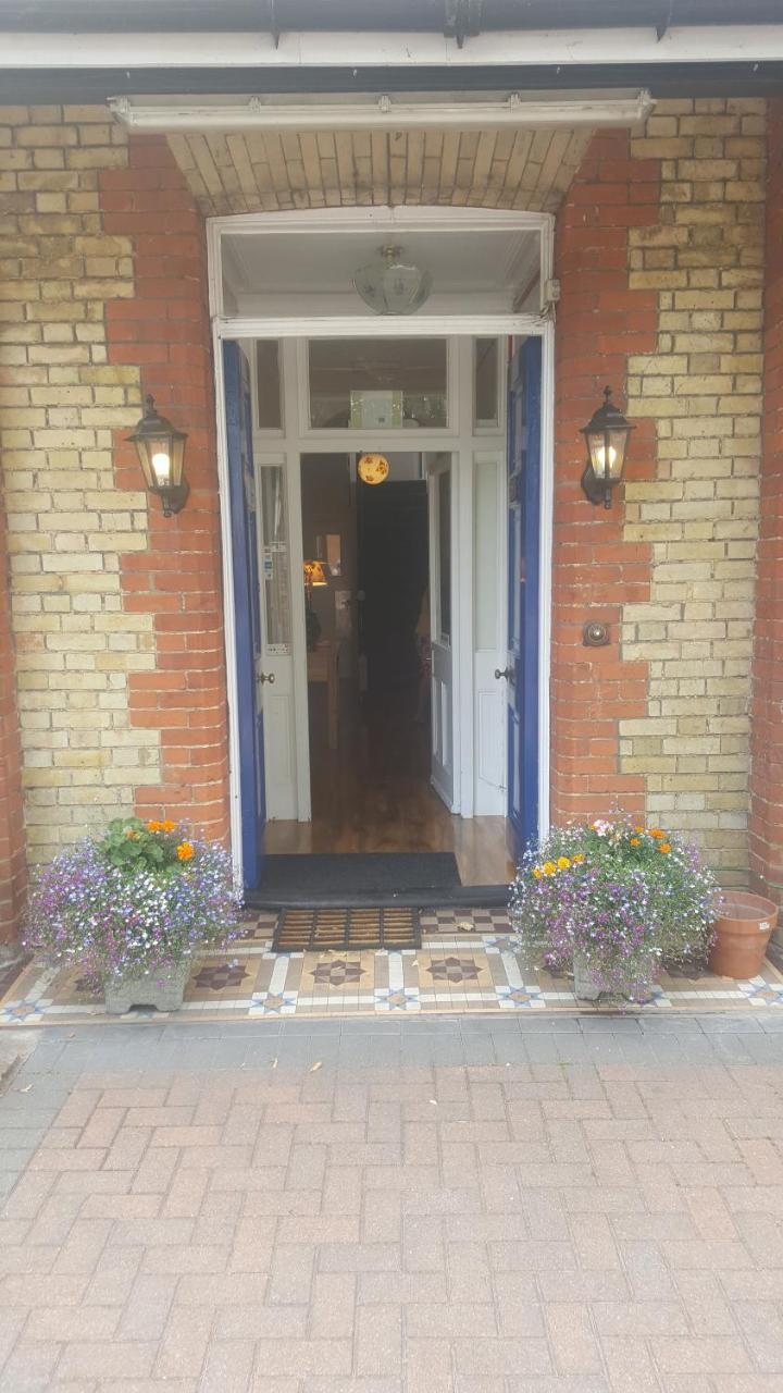 The Silverdale . Farnborough  Esterno foto